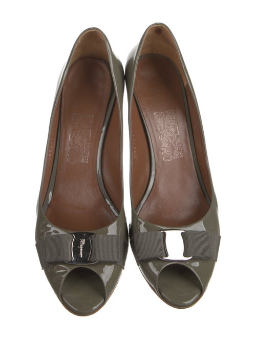 Salvatore Ferragamo Vara Bow Accent Patent Leather Pumps