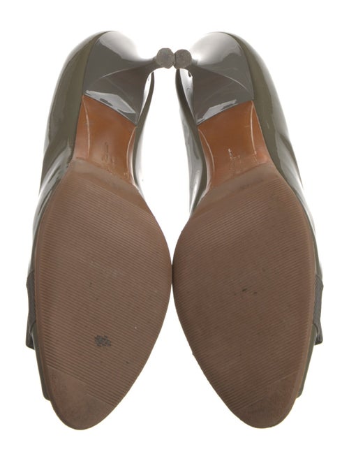 Salvatore Ferragamo Vara Bow Accent Patent Leather Pumps