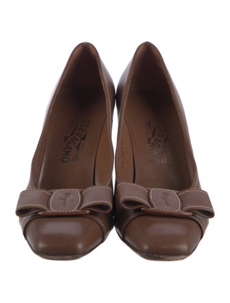 Salvatore Ferragamo Vara Bow Accent Leather Pumps