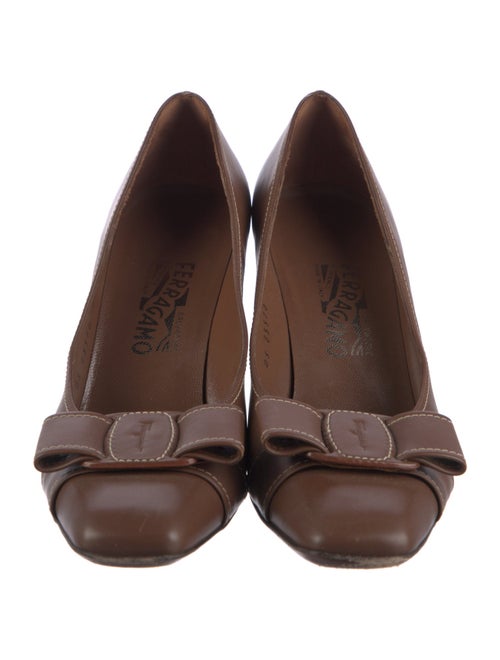 Salvatore Ferragamo Vara Bow Accent Leather Pumps