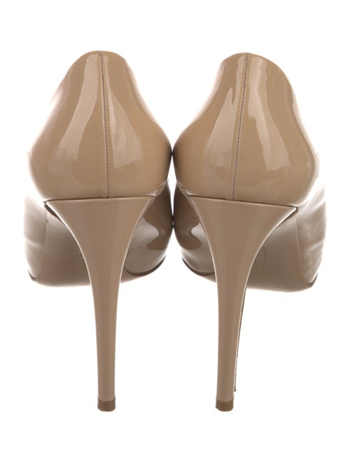 Salvatore Ferragamo Vara Bow Accent Patent Leather Pumps