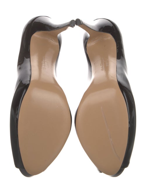 Salvatore Ferragamo Vara Bow Accent Patent Leather Pumps