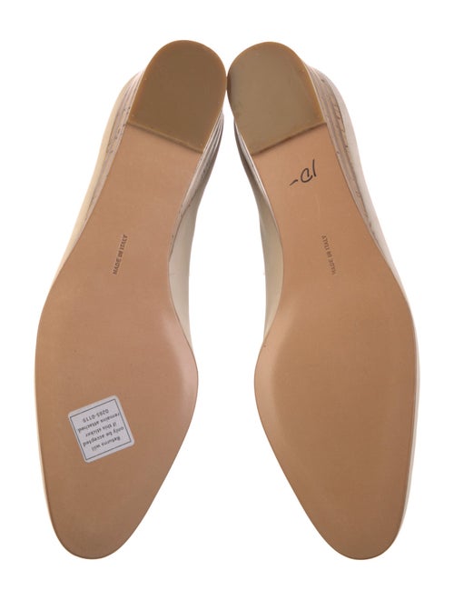 Salvatore Ferragamo Vara Bow Accent Leather Pumps