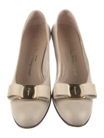Salvatore Ferragamo Vara Bow Accent Leather Pumps