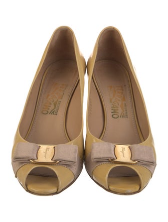 Salvatore Ferragamo Vara Bow Accent Patent Leather Pumps