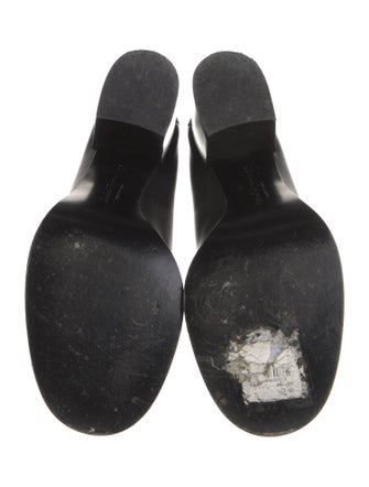 Salvatore Ferragamo Gancini Logo Leather Pumps