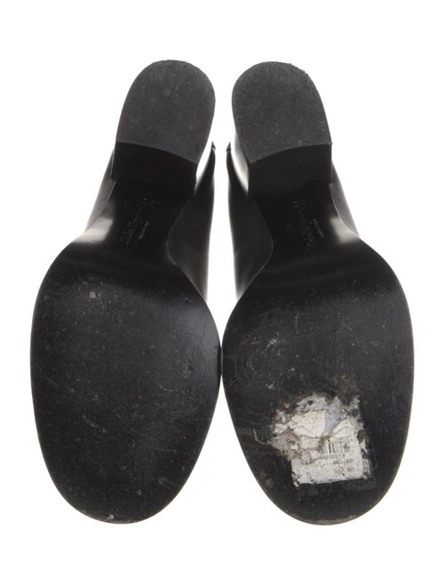 Salvatore Ferragamo Gancini Logo Leather Pumps