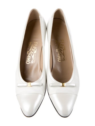 Salvatore Ferragamo Vara Bow Accent Leather Pumps