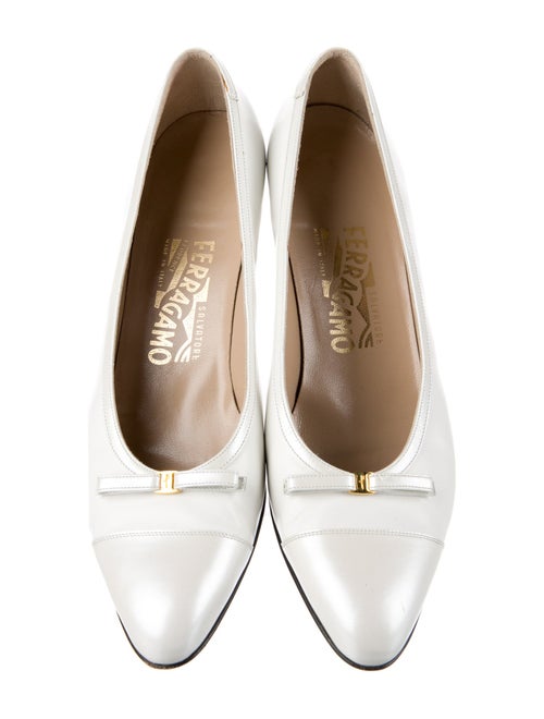 Salvatore Ferragamo Vara Bow Accent Leather Pumps