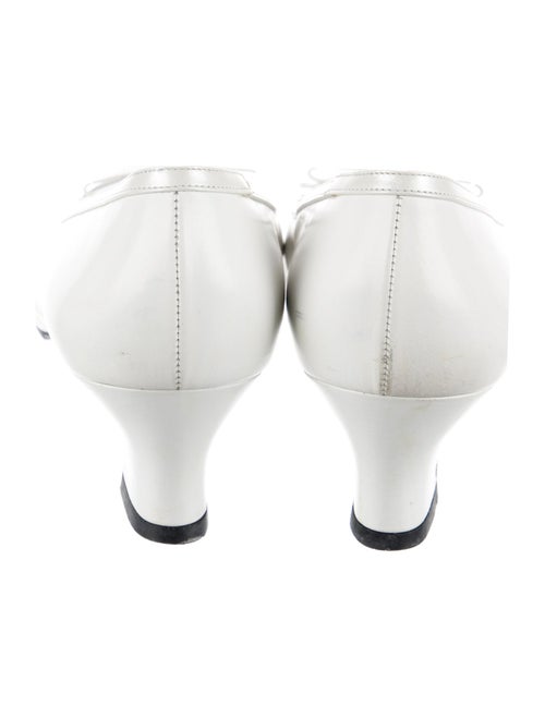 Salvatore Ferragamo Vara Bow Accent Leather Pumps