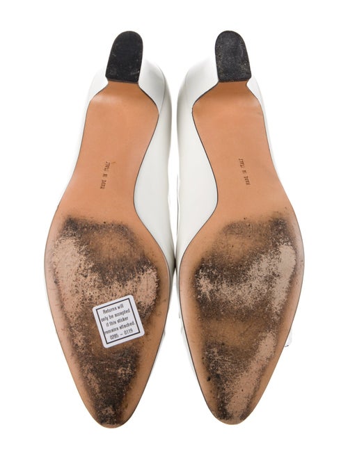 Salvatore Ferragamo Vara Bow Accent Leather Pumps