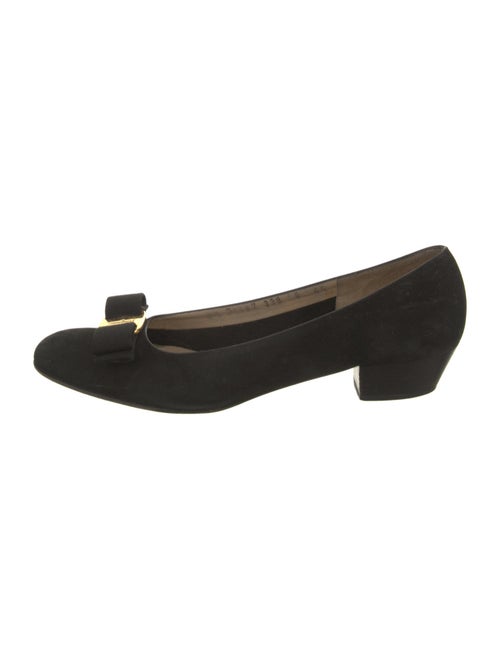 Salvatore Ferragamo Vara Bow Accent Suede Pumps