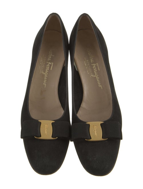 Salvatore Ferragamo Vara Bow Accent Suede Pumps