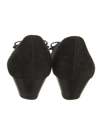 Salvatore Ferragamo Vara Bow Accent Suede Pumps