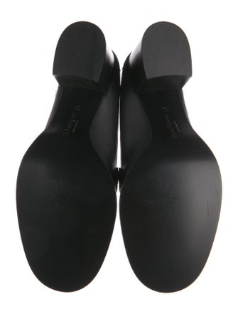 Salvatore Ferragamo Gancini Logo Leather Pumps