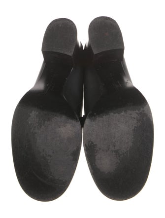 Salvatore Ferragamo Gancini Logo Leather Pumps