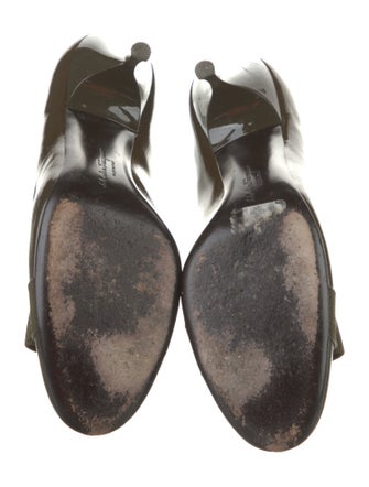 Salvatore Ferragamo Vara Bow Accent Patent Leather Pumps