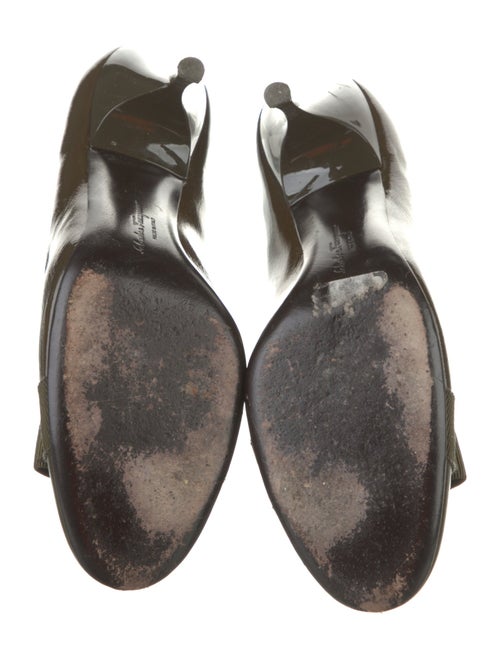 Salvatore Ferragamo Vara Bow Accent Patent Leather Pumps