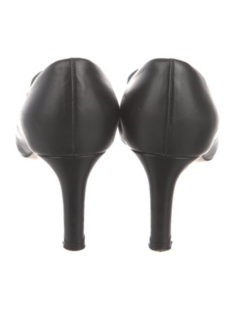 Salvatore Ferragamo Vara Bow Accent Leather Pumps