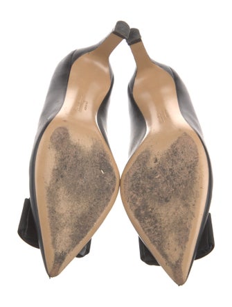 Salvatore Ferragamo Vara Bow Accent Leather Pumps