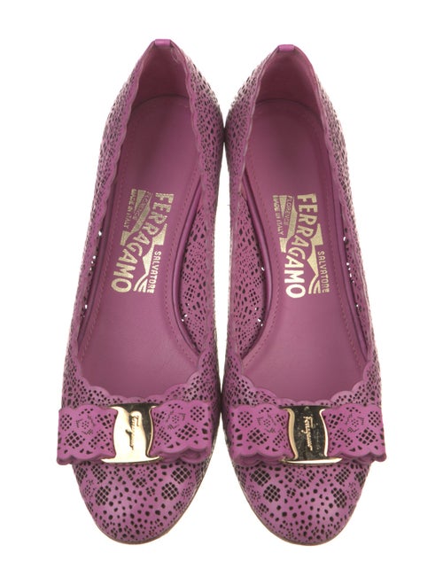 Salvatore Ferragamo Vara Bow Accent Leather Pumps