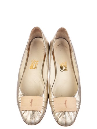 Salvatore Ferragamo Leather Ruffle Embellishment Ballet Flats