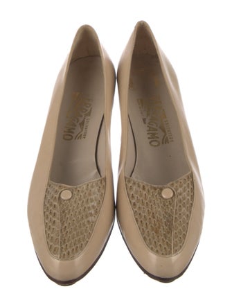 Salvatore Ferragamo Vara Bow Accent Leather Pumps