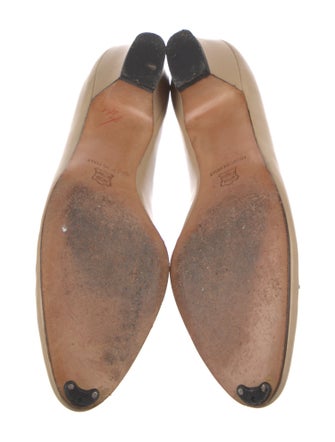 Salvatore Ferragamo Vara Bow Accent Leather Pumps