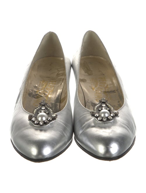 Salvatore Ferragamo Gancini Logo Leather Pumps