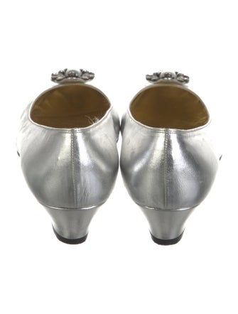 Salvatore Ferragamo Gancini Logo Leather Pumps