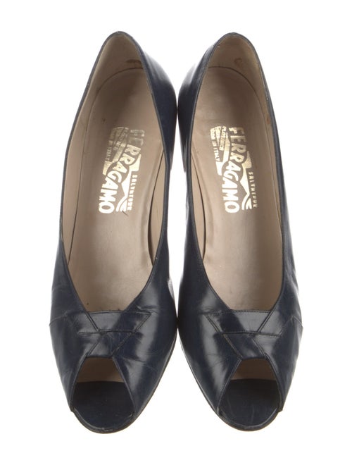 Salvatore Ferragamo Vara Bow Accent Leather Flats