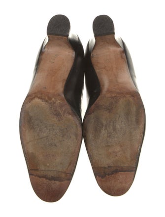 Salvatore Ferragamo Vara Bow Accent Leather Pumps