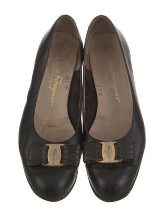 Salvatore Ferragamo Vara Bow Accent Leather Flats