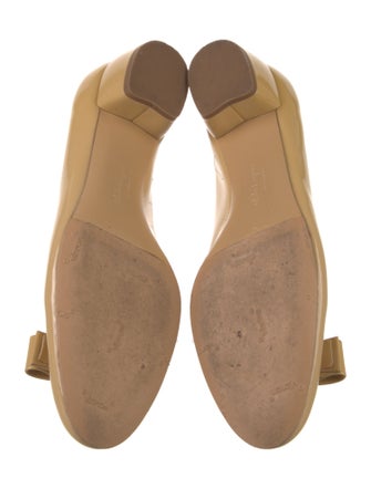 Salvatore Ferragamo Vara Bow Accent Patent Leather Pumps