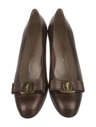 Salvatore Ferragamo Vara Bow Accent Leather Pumps