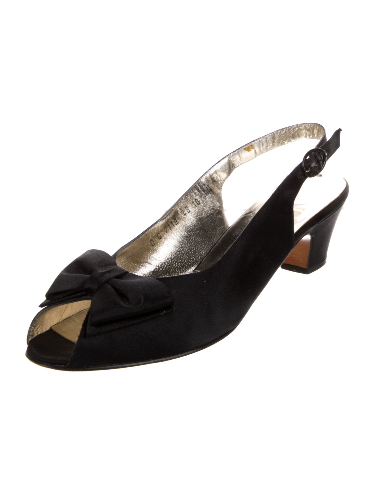Salvatore Ferragamo Vara Bow Accent Bow Accents Slingback Sandals
