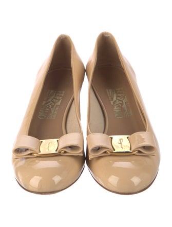 Salvatore Ferragamo Vara Bow Accent Patent Leather Pumps