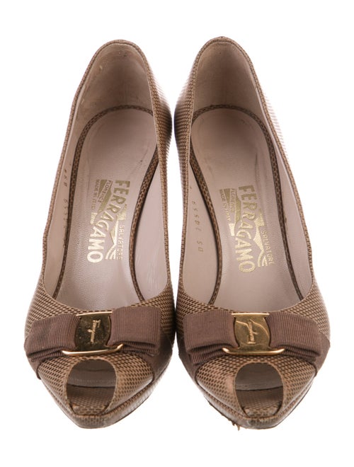 Salvatore Ferragamo Vara Bow Accent Leather Pumps