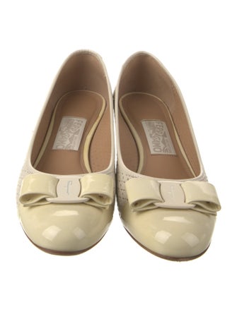Salvatore Ferragamo Vara Bow Accent Patent Leather Pumps