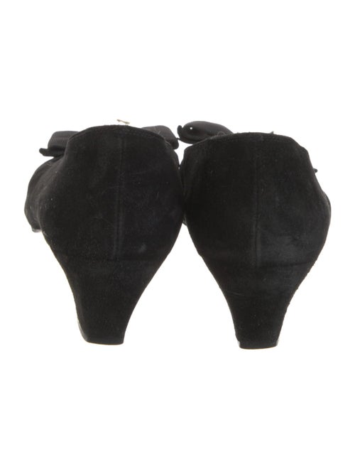 Salvatore Ferragamo Vara Bow Accent Suede Pumps