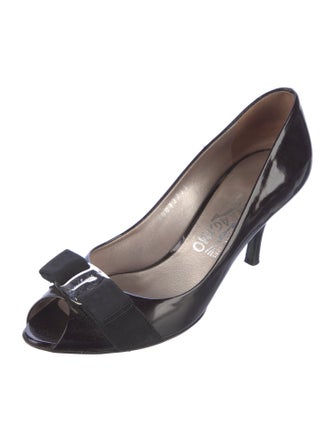 Salvatore Ferragamo Vara Bow Accent Patent Leather Pumps