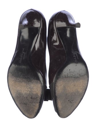 Salvatore Ferragamo Vara Bow Accent Patent Leather Pumps