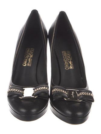 Salvatore Ferragamo Vara Bow Accent Leather Pumps