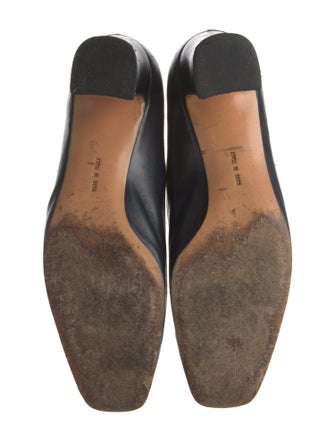 Salvatore Ferragamo Gancini Logo Leather Pumps