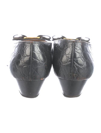 Salvatore Ferragamo Vara Bow Accent Embossed Leather Pumps