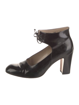 Salvatore Ferragamo Gancini Logo Leather Pumps