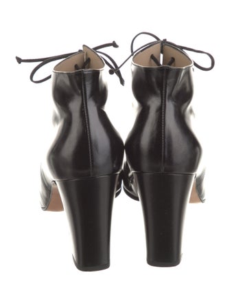 Salvatore Ferragamo Gancini Logo Leather Pumps