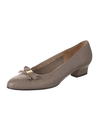 Salvatore Ferragamo Vara Bow Accent Leather Flats