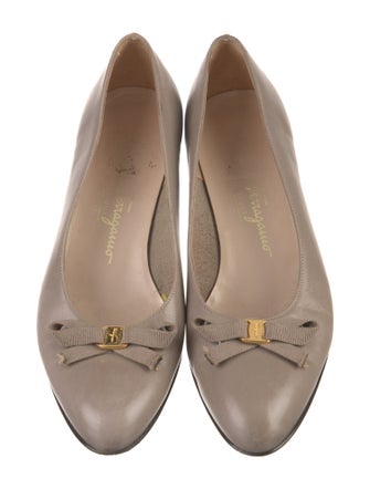 Salvatore Ferragamo Vara Bow Accent Leather Flats
