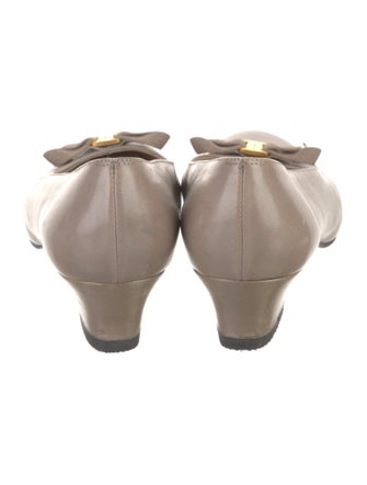 Salvatore Ferragamo Vara Bow Accent Leather Flats